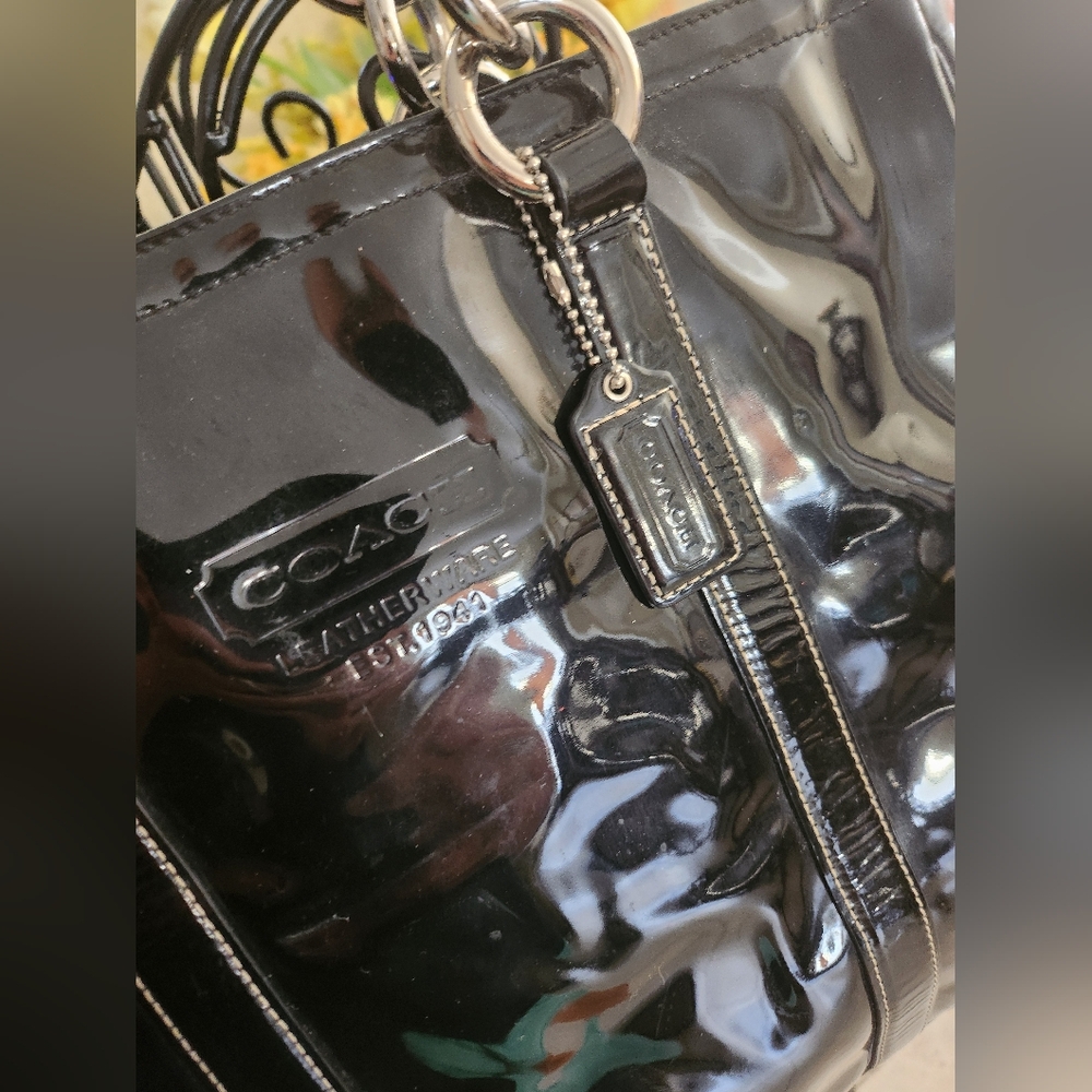 Coach patent leather shoulder bag - Picture 2 of 6